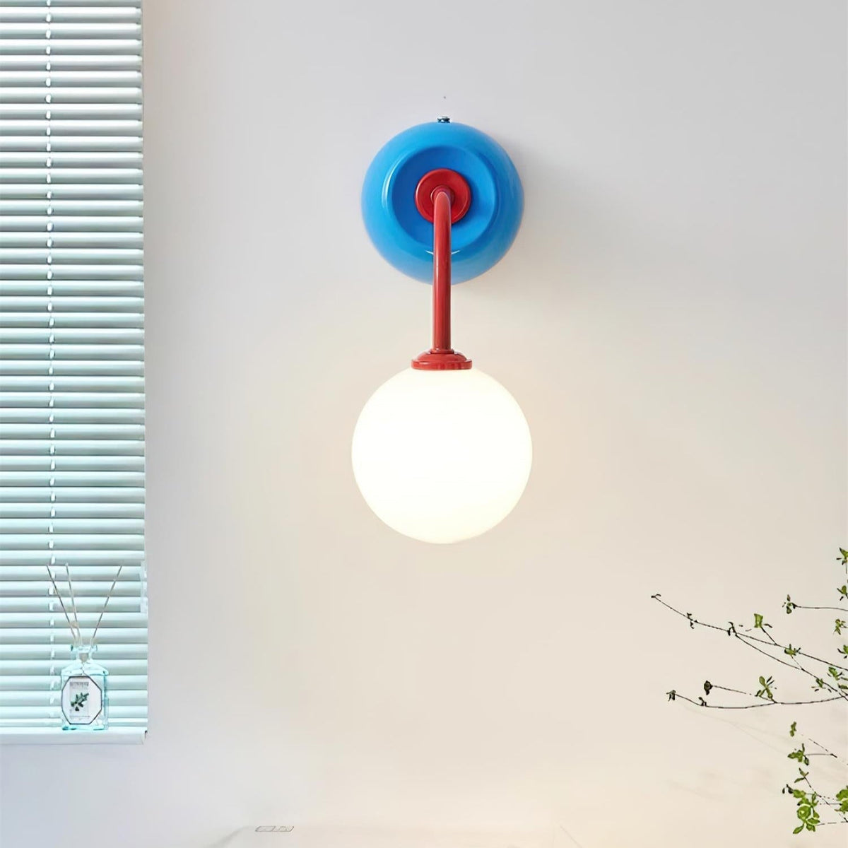 Wall Lamp Retro with Globe Shade and Curved Arm